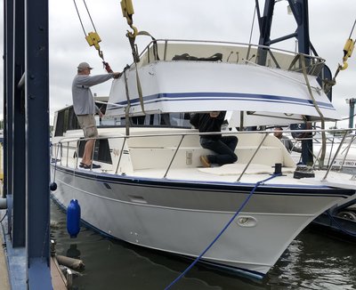 Transport lifting flybridge.jpg