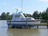 10364.28.Boat on lift.jpg.jpg.yafalbum